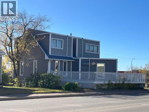 9731 100 Ave, Grande Prairie, AB, T8V0T5 | Card Image
