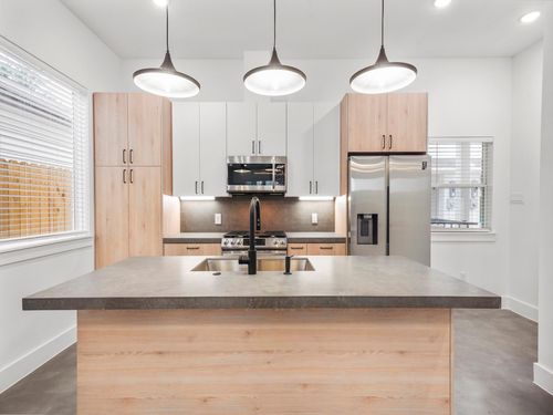 7033 Avenue N, Houston, TX, 77011 | Card Image