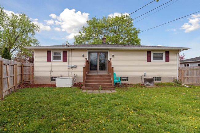 Back of Home/Deck/Generator/AC | Image 26