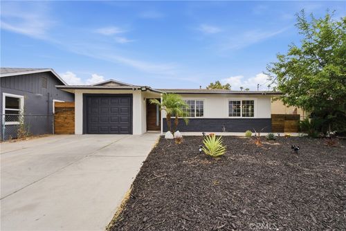 623 S Mistletoe, San Jacinto, CA, 92583 | Card Image