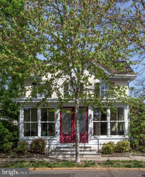 69 E Oakland Ave, DOYLESTOWN, PA, 18901-4644 | Card Image