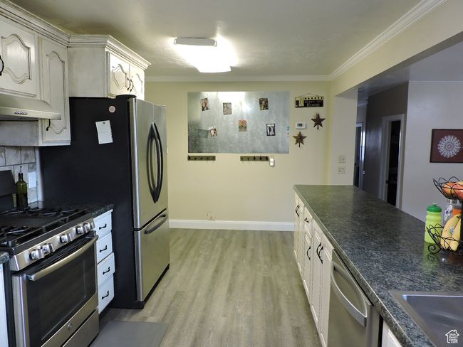 Kitchen | Image 12