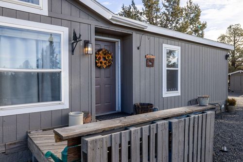 21070 Robin Avenue, Bend, OR, 97703 | Card Image
