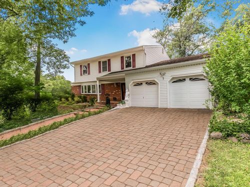 5 Drexel Ct, New City, NY, 10956-7104 | Card Image