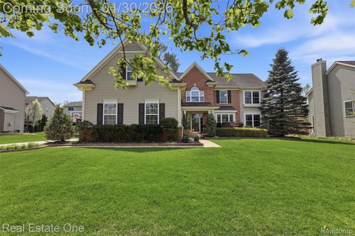 143 Blackberry Dr, White Lake, MI, 48386-4419 | Card Image