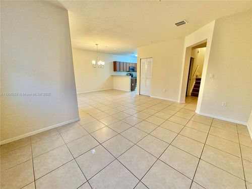 apt-204-8650 Nw 97th Ave, Doral, FL, 33178-2577 | Card Image