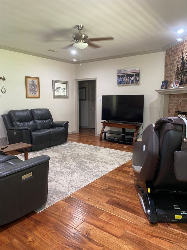 1631 Greenway Ct, House other with 3 bedrooms, 2 bathrooms and null parking in Midlothian TX | Image 14