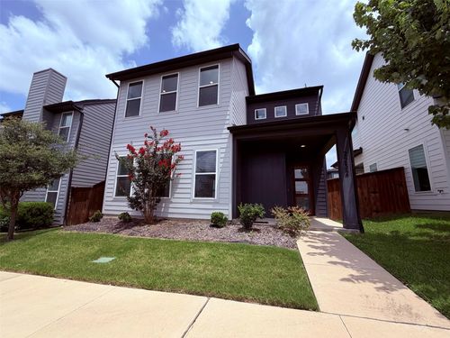 2232 Scenic Bluff Dr, Fort Worth, TX, 76111-2100 | Card Image