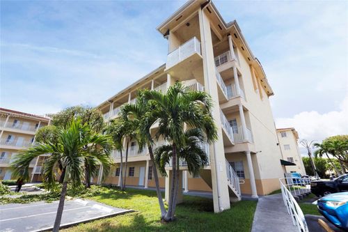 8-6930 Nw 179th St, HIALEAH, FL, 33015-5665 | Card Image