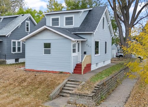 687 Lexington Pkwy N, Saint Paul, MN, 55104-2025 | Card Image