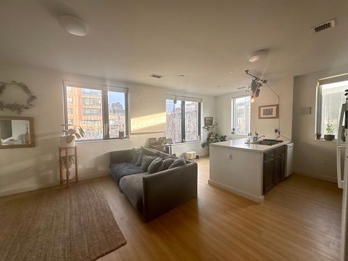 apt-303-88 Hudson St, Boston, MA, 02111-2171 | Card Image