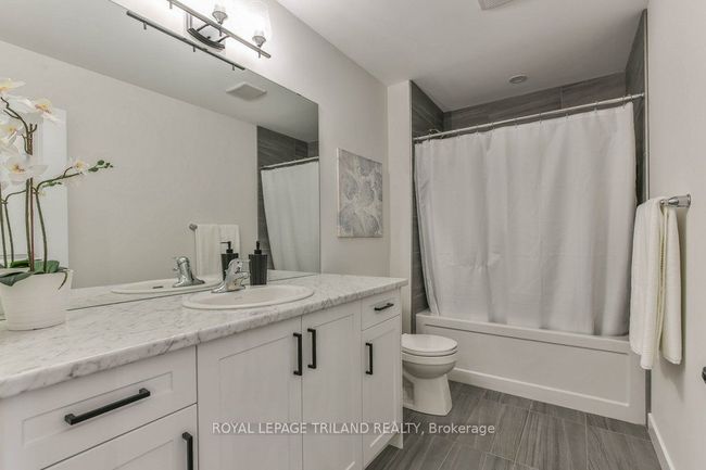 6713 Hayward Dr, House attached with 3 bedrooms, 3 bathrooms and 1 parking in London ON | Image 30