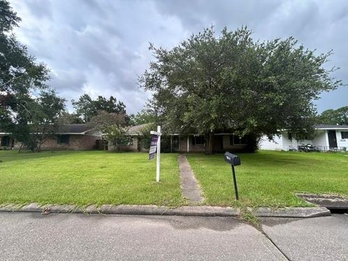 1204 5th St, Patterson, LA, 70392-5011 | Card Image
