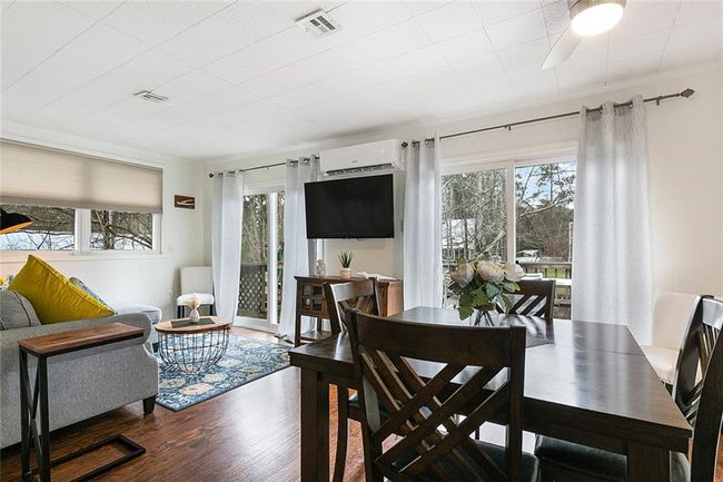 Open concept allows for great flow | Image 5