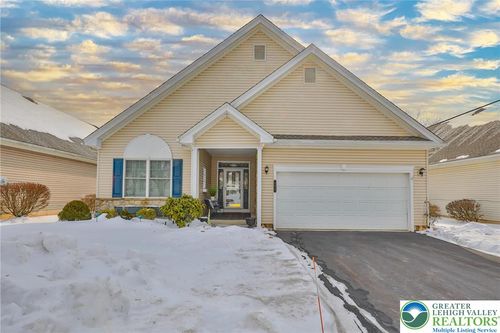 134 Glenmoor Cir S, Easton, PA, 18045-2178 | Card Image