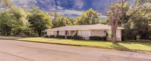 1103 Miller St, Bowie, TX, 76230-3201 | Card Image