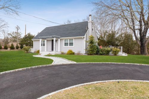 34 Norbury Rd, Hampton Bays, NY, 11946-2941 | Card Image