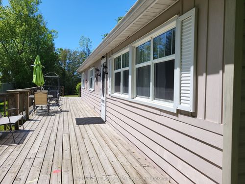 72599 Stanley St, Zurich, ON, N0M2T0 | Card Image