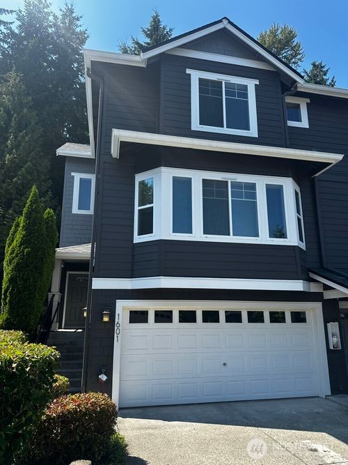 apt-1601-5583 Lakemont Blvd Se, Bellevue, WA, 98006-5377 | Card Image