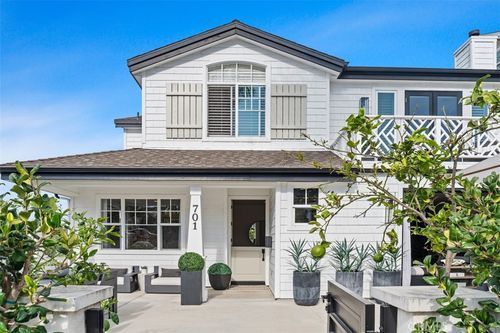 701 Poinsettia Ave, Corona del Mar, CA, 92625 | Card Image