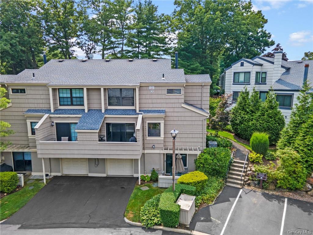 Branchwood Ln, Nanuet, NY 10954