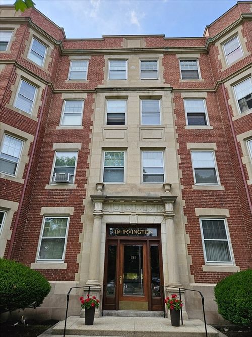 apt-13-135 Pleasant St, Arlington, MA, 02476-8164 | Card Image