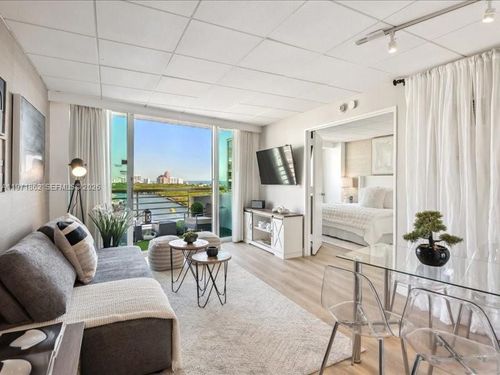 1428-2670 E Sunrise Blvd, Fort Lauderdale, FL, 33304-3206 | Card Image