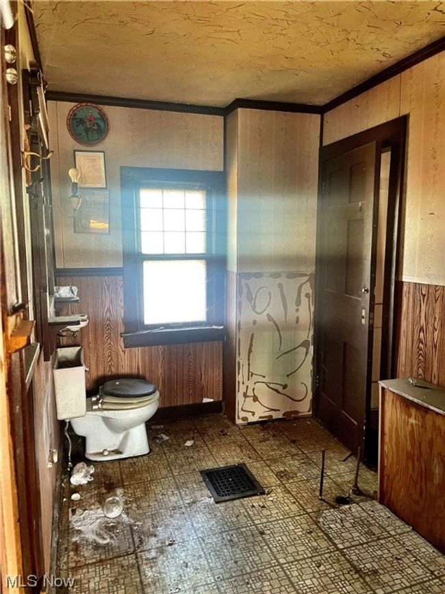 3633 S Ridge Road, Sold in Perry Zoocasa