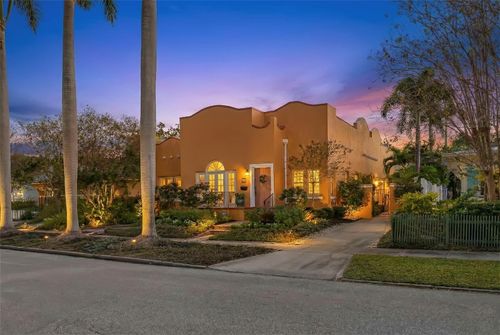 426 20th Ave Ne, St Petersburg, FL, 33704-4620 | Card Image