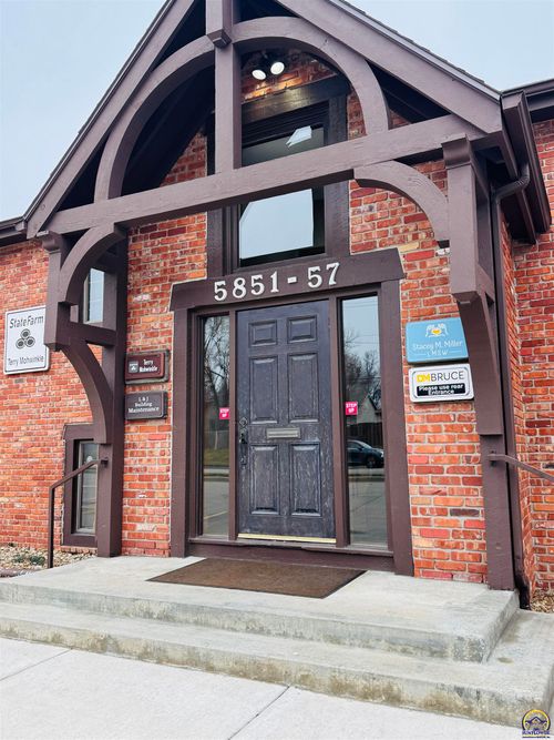 5855 Sw 29th St, Topeka, KS, 66614-2463 | Card Image