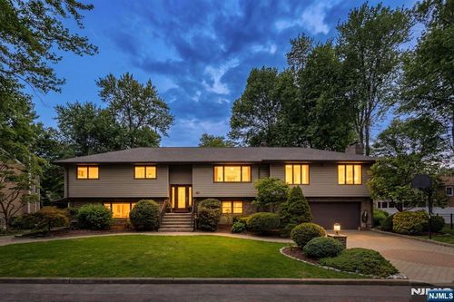 17 Cherry Pl, Hillsdale, NJ, 07642-2525 | Card Image