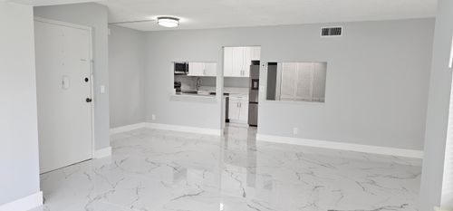 b1-4991 Sable Pine Cir, West Palm Beach, FL, 33417-2770 | Card Image