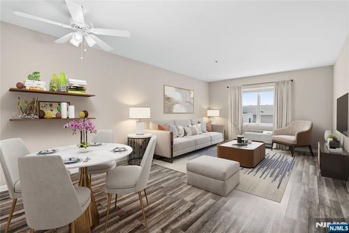 905 River Rd, Edgewater, NJ, 07020-1389 | Card Image