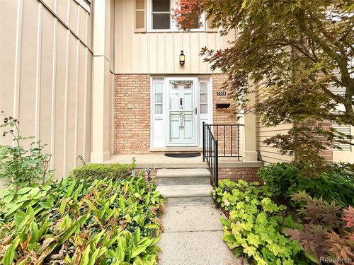 46-5314 Breeze Hill Pl, Troy, MI, 48098-2725 | Card Image
