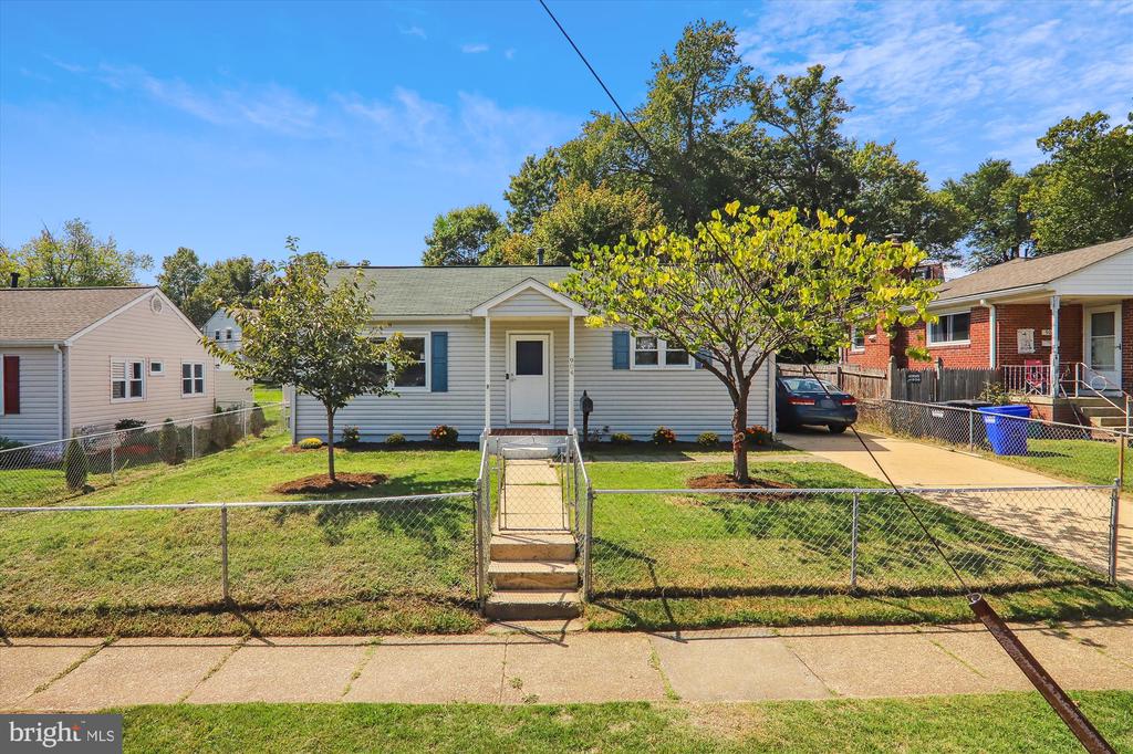 White Way, Laurel, MD 20707