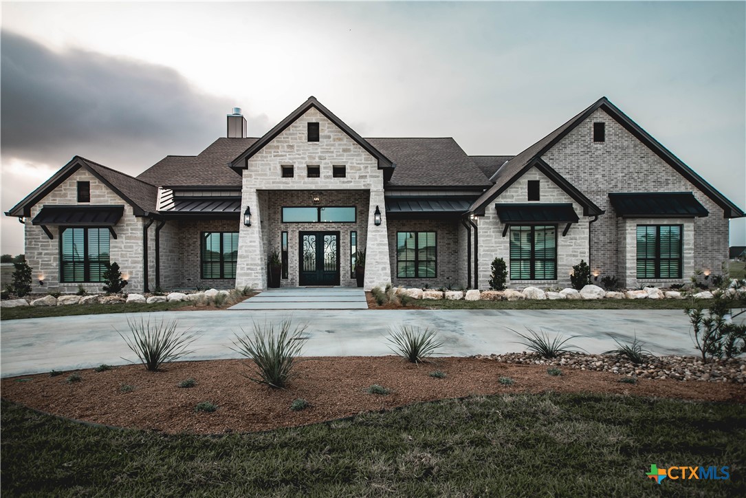 Sendera Loop, Victoria, TX 77904