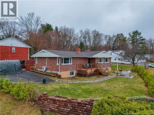 2 Robin Dr, Fredericton, NB, E3C1K6 | Card Image