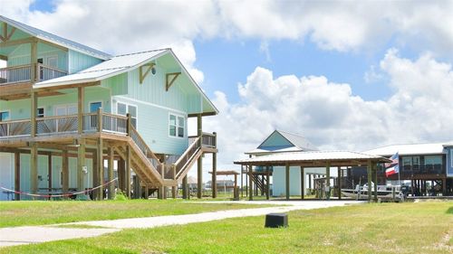 124 Belaire Dr, Rockport, TX, 78382-9357 | Card Image