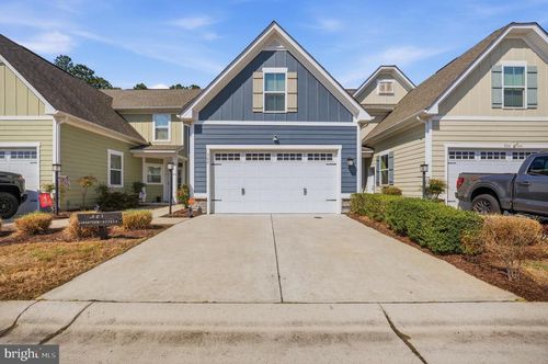902 Centurion Cir, CHESAPEAKE, VA, 23323-4129 | Card Image