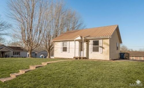 301 Cape Rd, Bloomfield, MO, 63825-8561 | Card Image