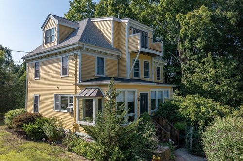 98 Myrtle St, Norfolk, MA, 02056-1310 | Card Image