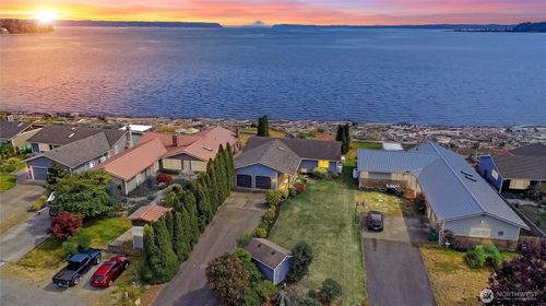 846 Livingston Bay Shore Dr, Camano Island, WA, 98282-8806 | Card Image