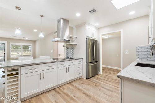 10404 W Tropicana Cir, Sun City, AZ, 85351-2216 | Card Image