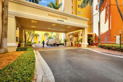 1005-2650 Lake Shore Dr, RIVIERA BEACH, FL, 33404-4604 | Card Image