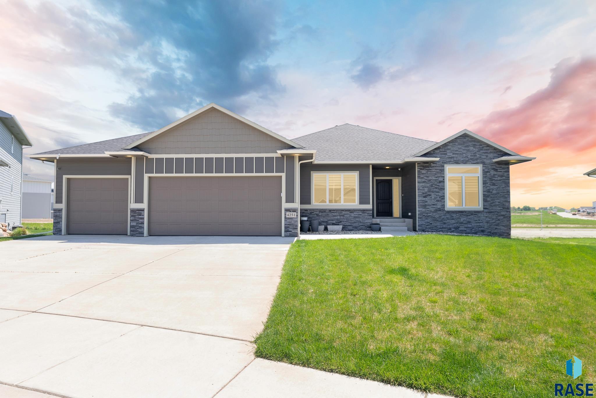 Knob Hill Ct, Sioux Falls, SD 57107