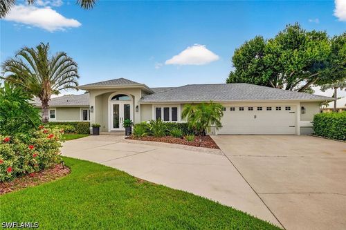 8390 Riviera Ave, Fort Myers, FL, 33919-1656 | Card Image