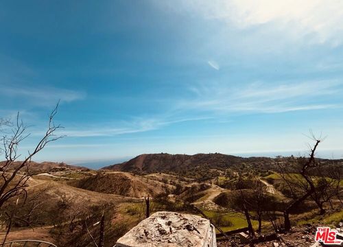 2566 Tuna Canyon Rd, Topanga, CA, 90290-3454 | Card Image