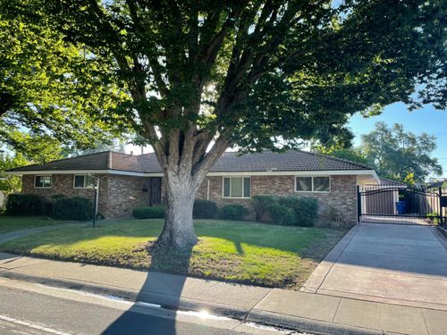 6181 S Land Park Dr, Sacramento, CA, 95831-1837 | Card Image