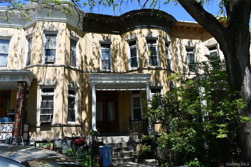 277 Maple St, Brooklyn, NY, 11225-5106 | Card Image