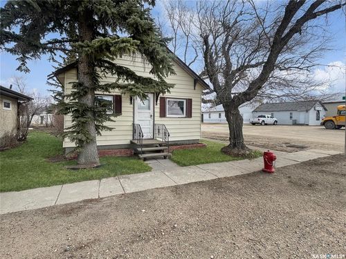 239 Railway Ave, Vibank, SK, S0G4Y0 | Card Image